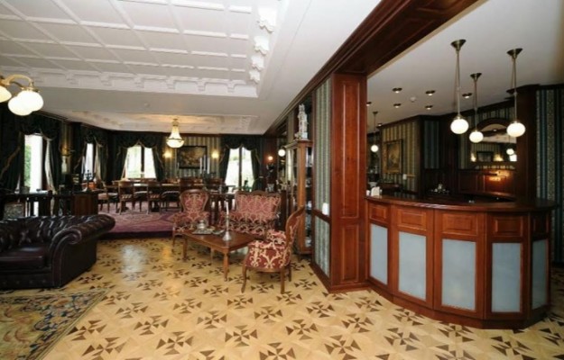 Eger Eladó Üzlethelyiség