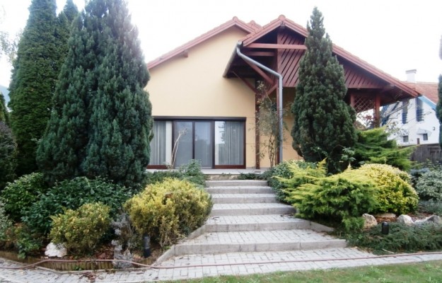 Zsámbék Eladó Ház